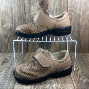 Propet Olivia Women's Size 6X Taupe Leather Shoes